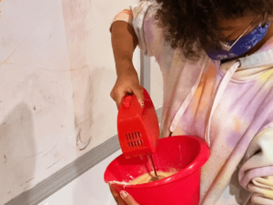 A student blending food